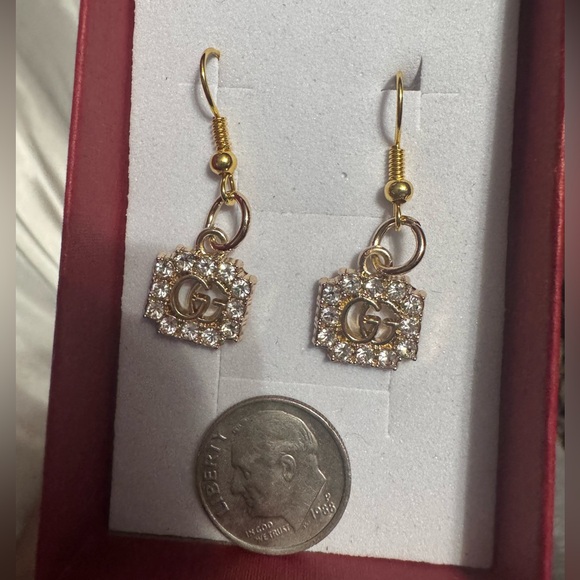 GG zipper pull up cycled earrings- Gold with rhinestone square shape. - Picture 5 of 5